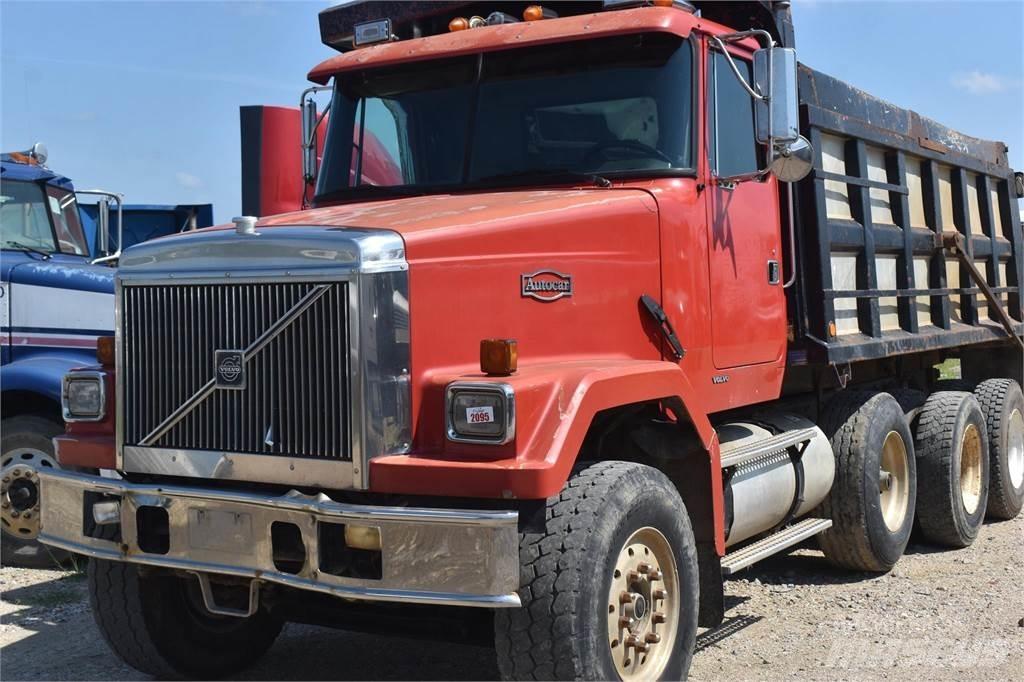 Autocar DC10364B Kiperi kamioni
