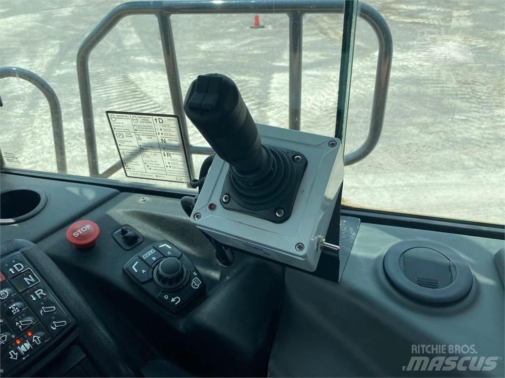 Bell B30E Kamioni za vodu