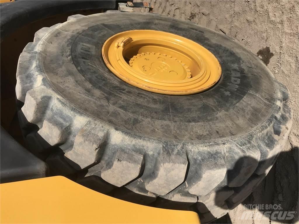 Bell B45E Zglobni damperi