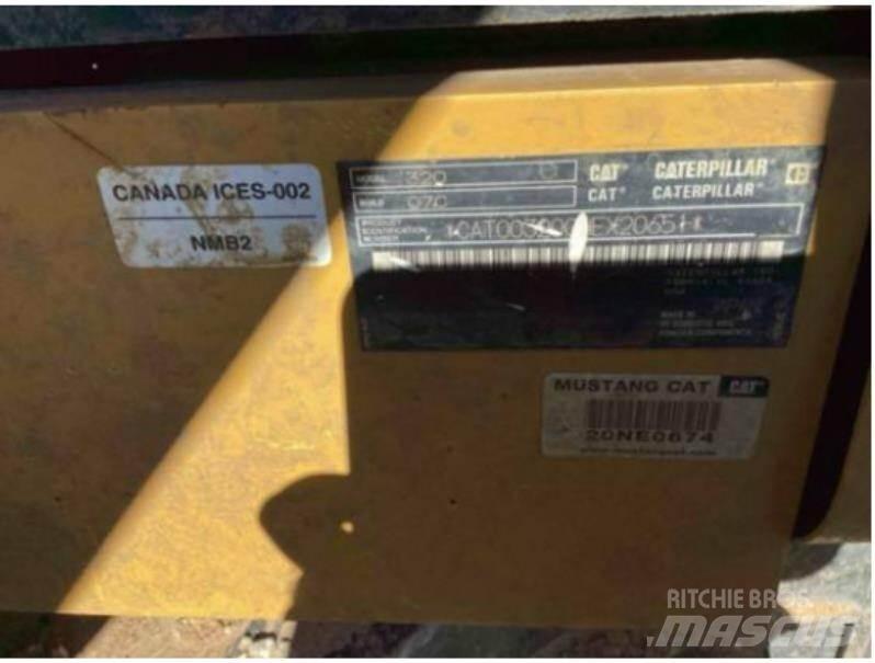 CAT 320 Bageri guseničari