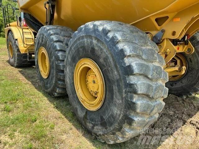 CAT 745 Zglobni damperi