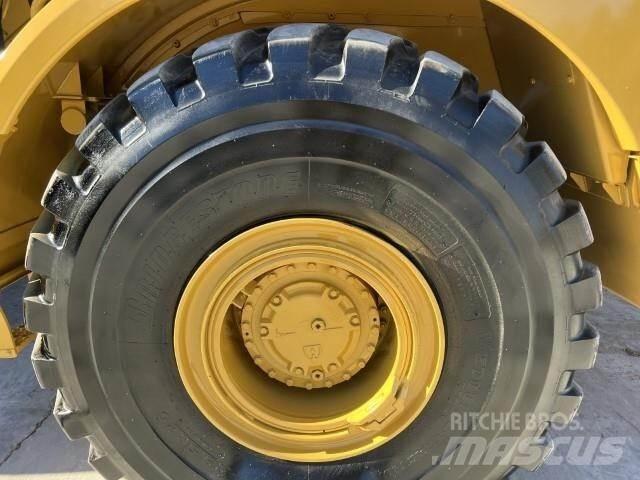 CAT 745 Zglobni damperi