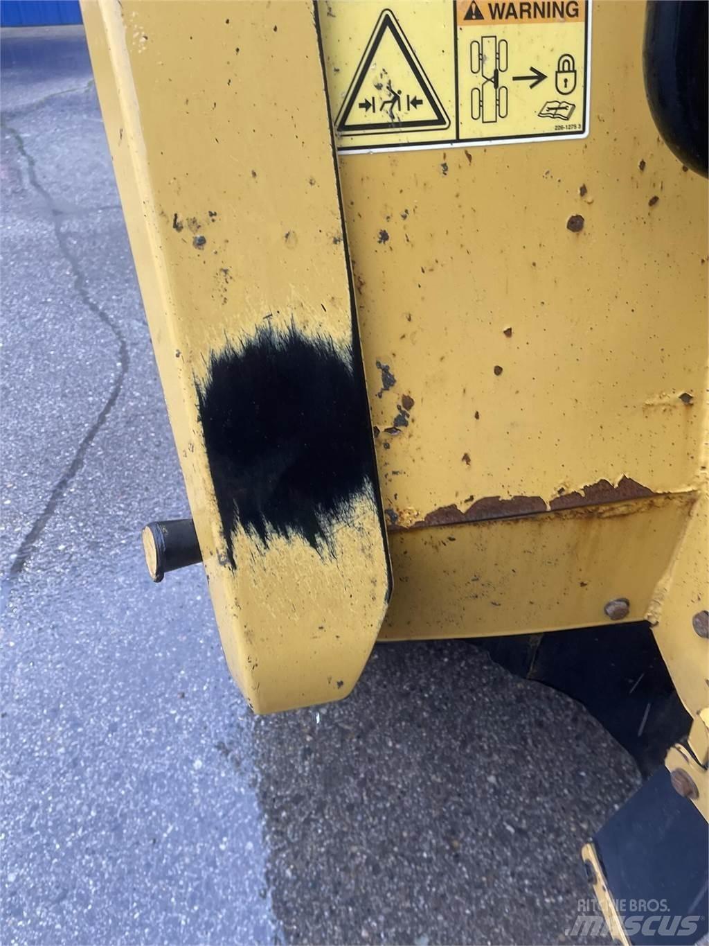 CAT 745C Zglobni damperi