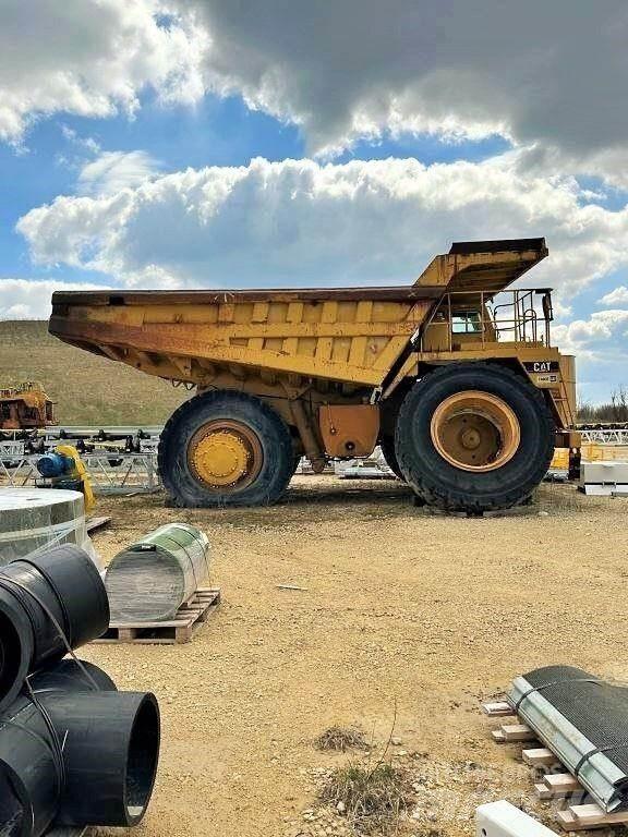 CAT 777B Zglobni damperi