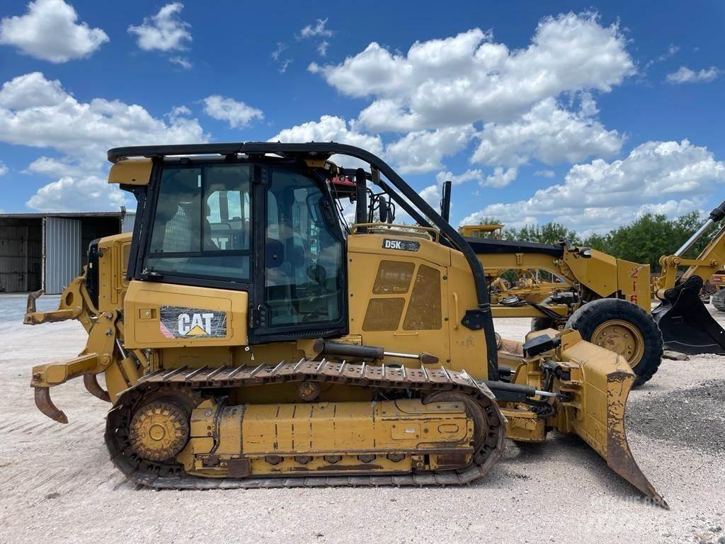 CAT D5K2 XL Buldožeri guseničari