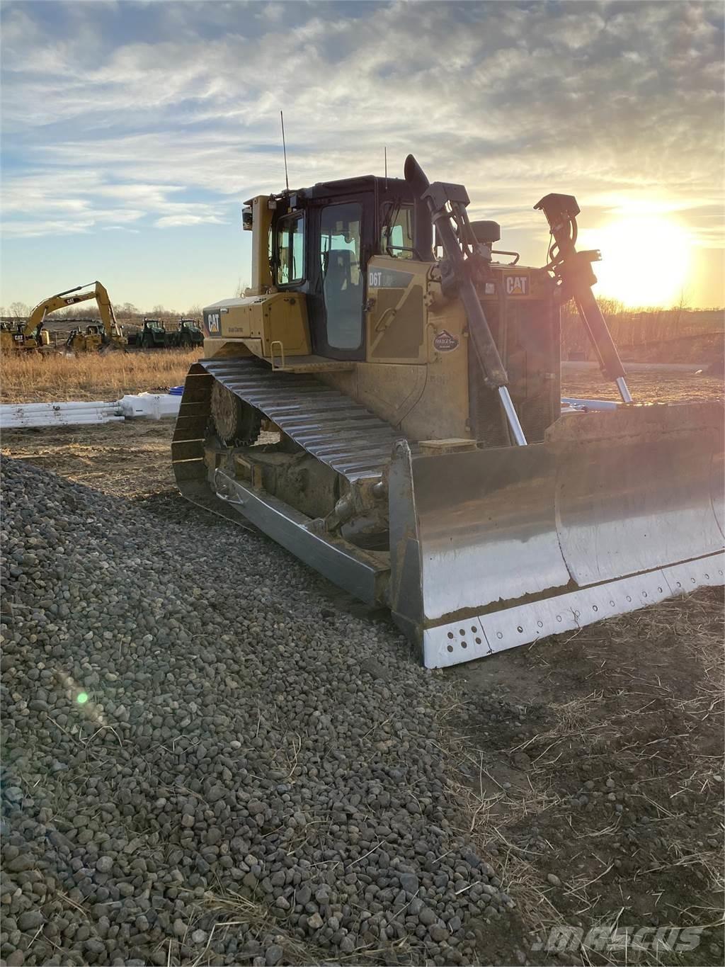 CAT D6T LGP Buldožeri guseničari