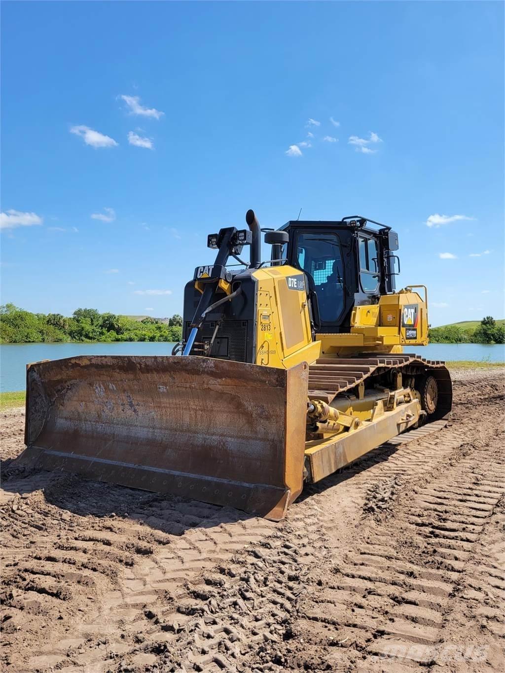 CAT D7E LGP Buldožeri guseničari