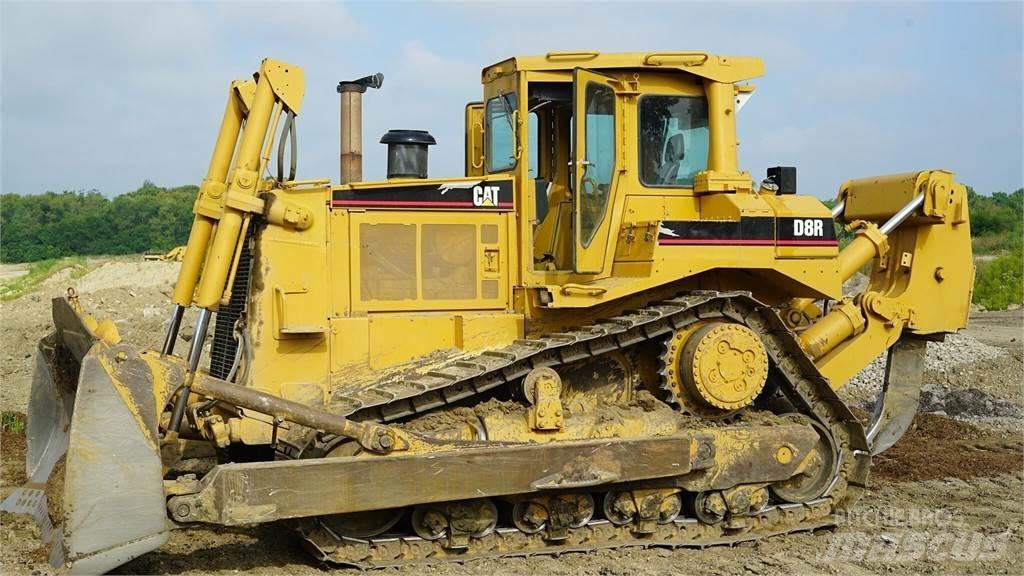 CAT D8R Buldožeri guseničari