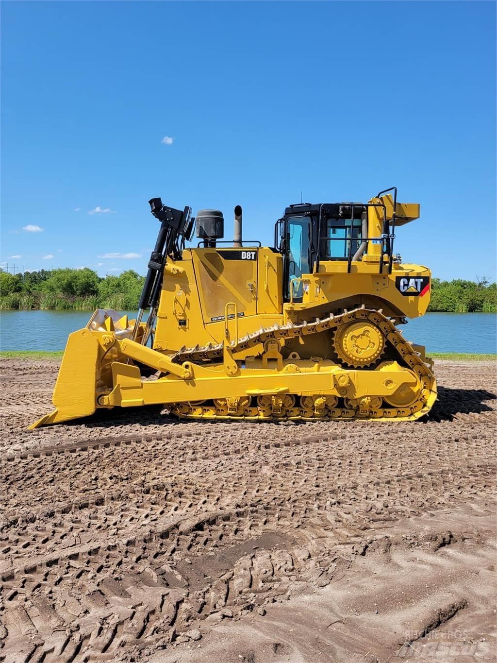 CAT D8T Buldožeri guseničari