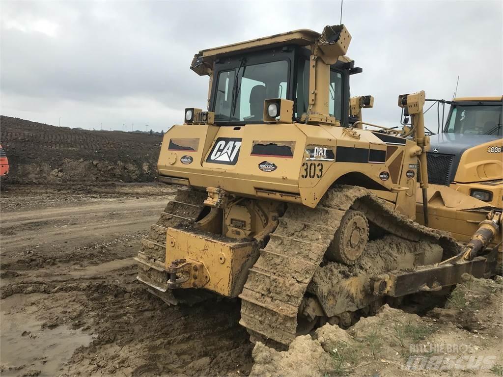 CAT D8T Buldožeri guseničari