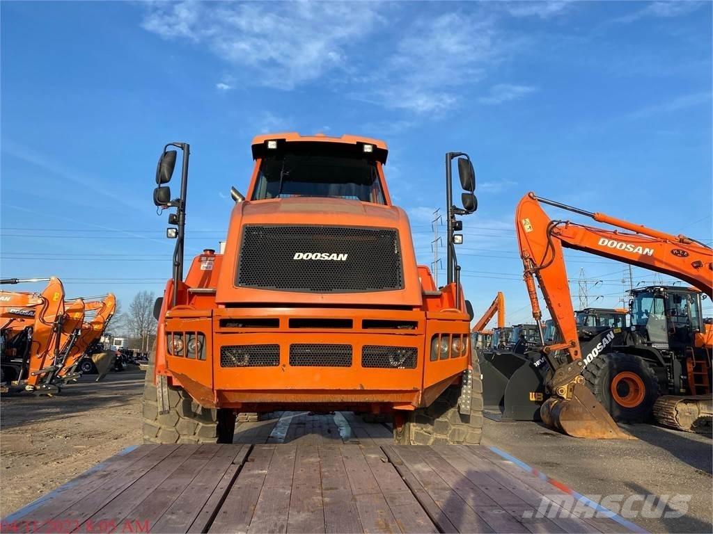 Doosan DA30-5 Zglobni damperi