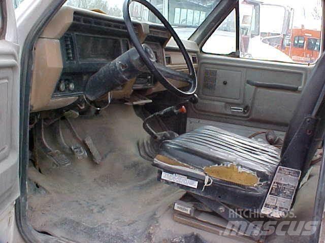 Ford F700 Kamioni cisterne
