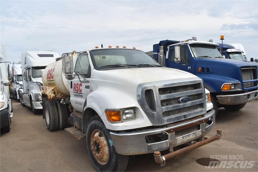 Ford F750 Kamioni cisterne