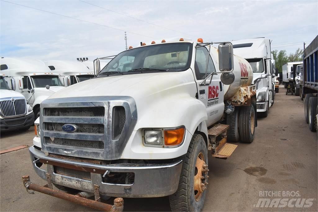 Ford F750 Kamioni cisterne