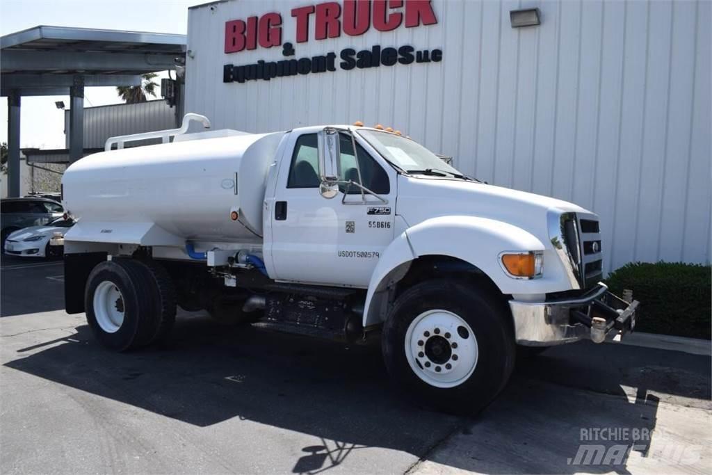 Ford F750 Kamioni cisterne