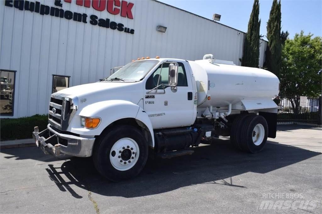 Ford F750 Kamioni cisterne