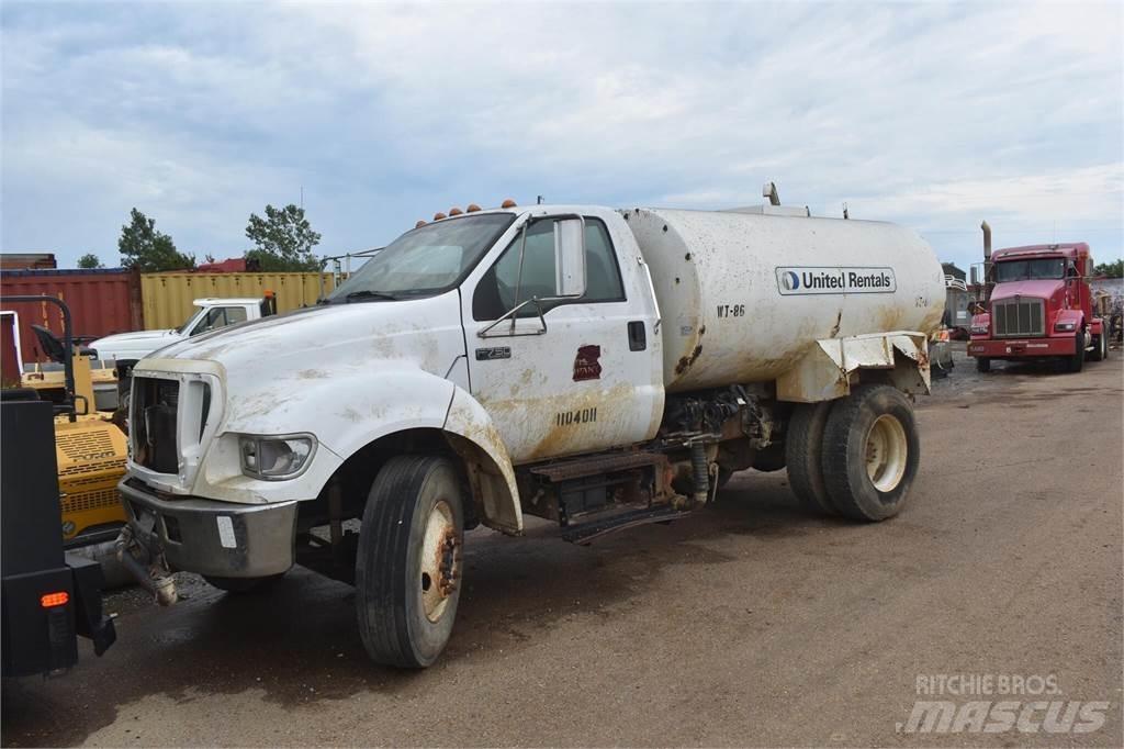 Ford F750 Kamioni cisterne