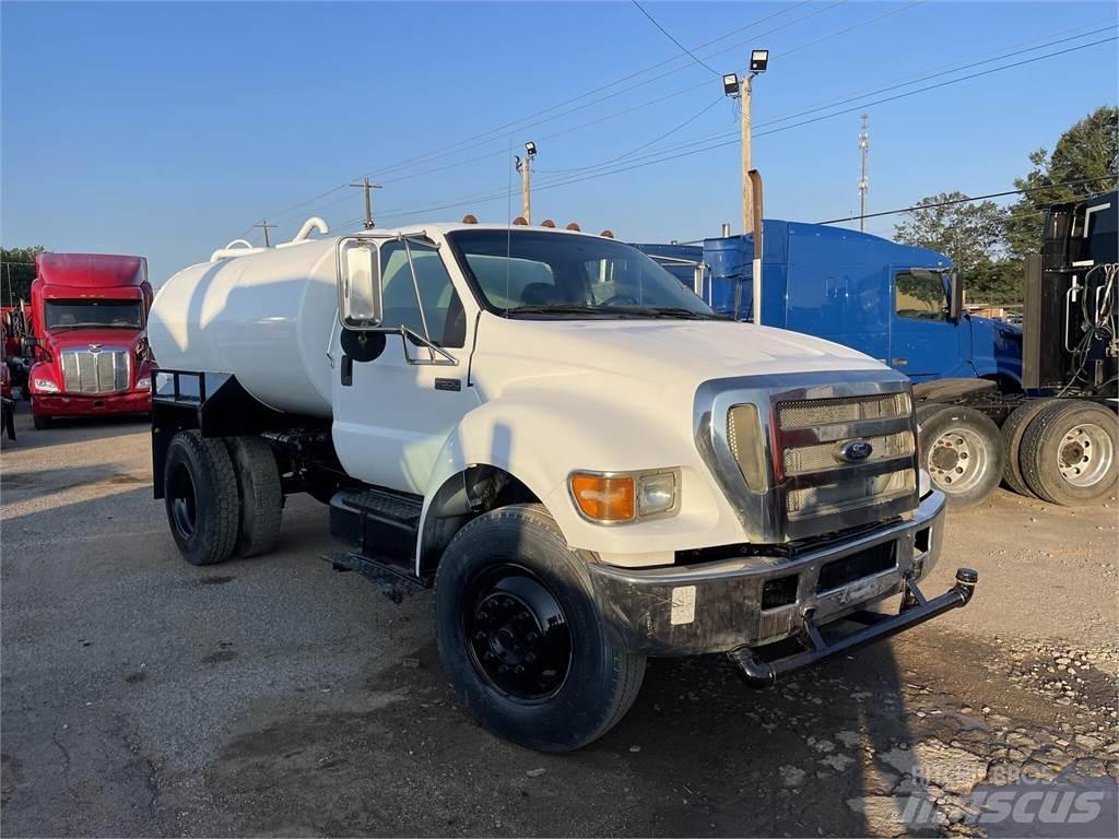 Ford F750 Kamioni cisterne