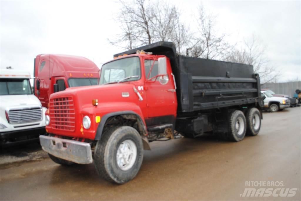 Ford L8000 Kiperi kamioni