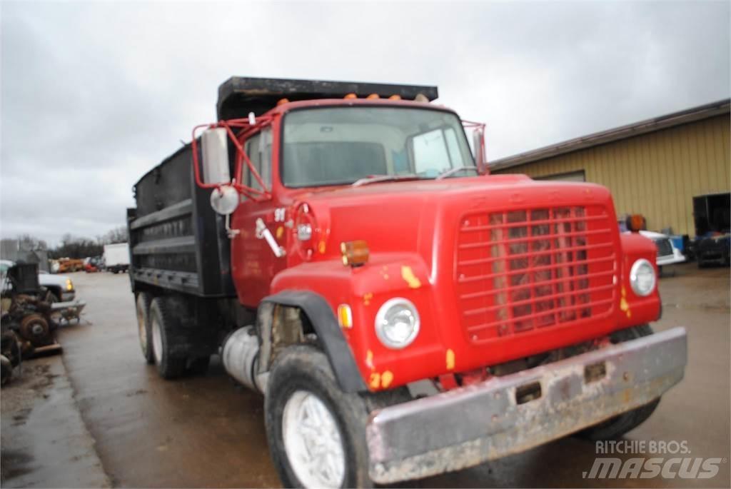 Ford L8000 Kiperi kamioni