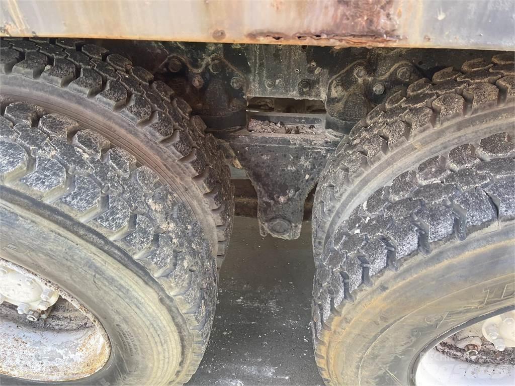 Ford L8000 Kiperi kamioni