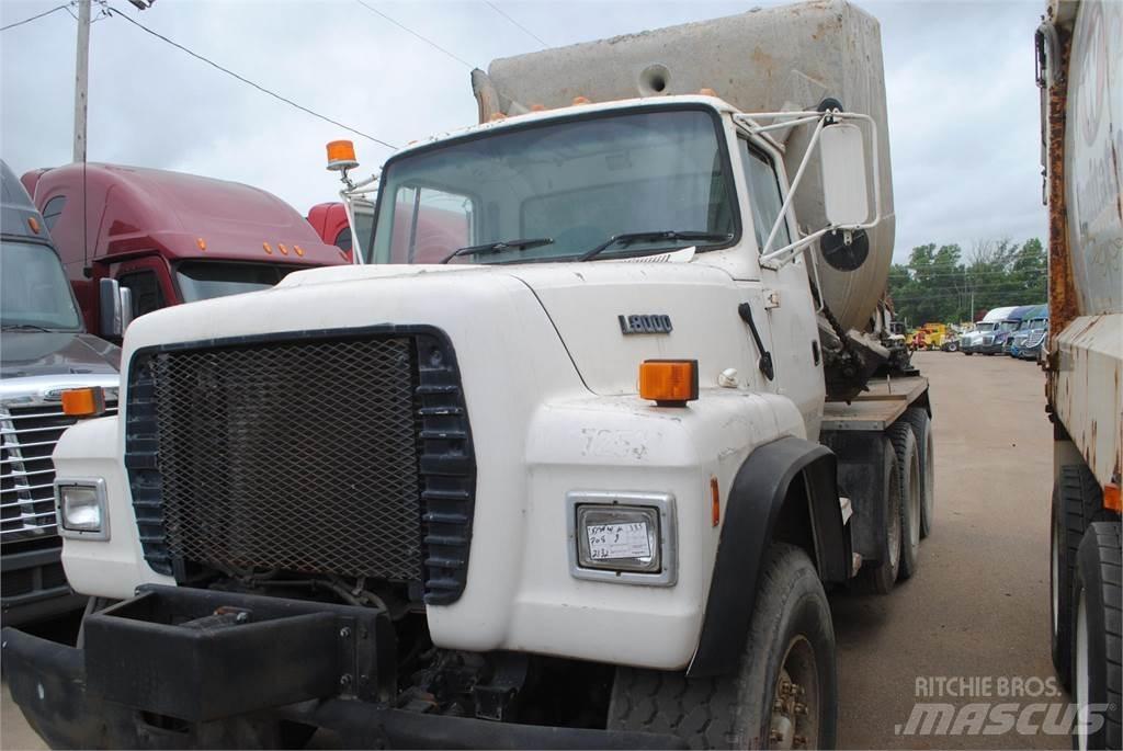 Ford L8000 Kamioni mešalice za beton