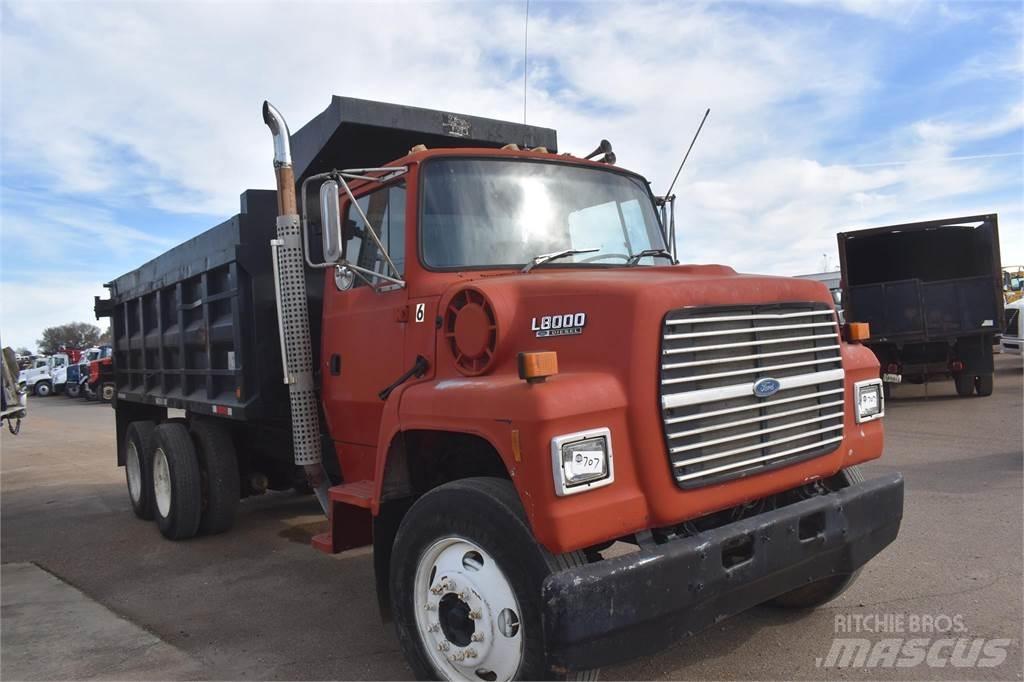 Ford L8000 Kiperi kamioni