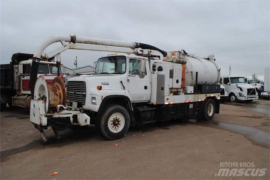 Ford L8000 Kamioni cisterne