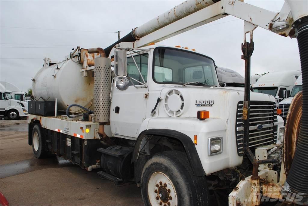 Ford L8000 Kamioni cisterne