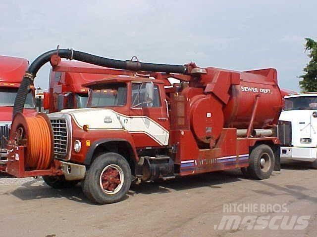 Ford L8000 Kamioni cisterne