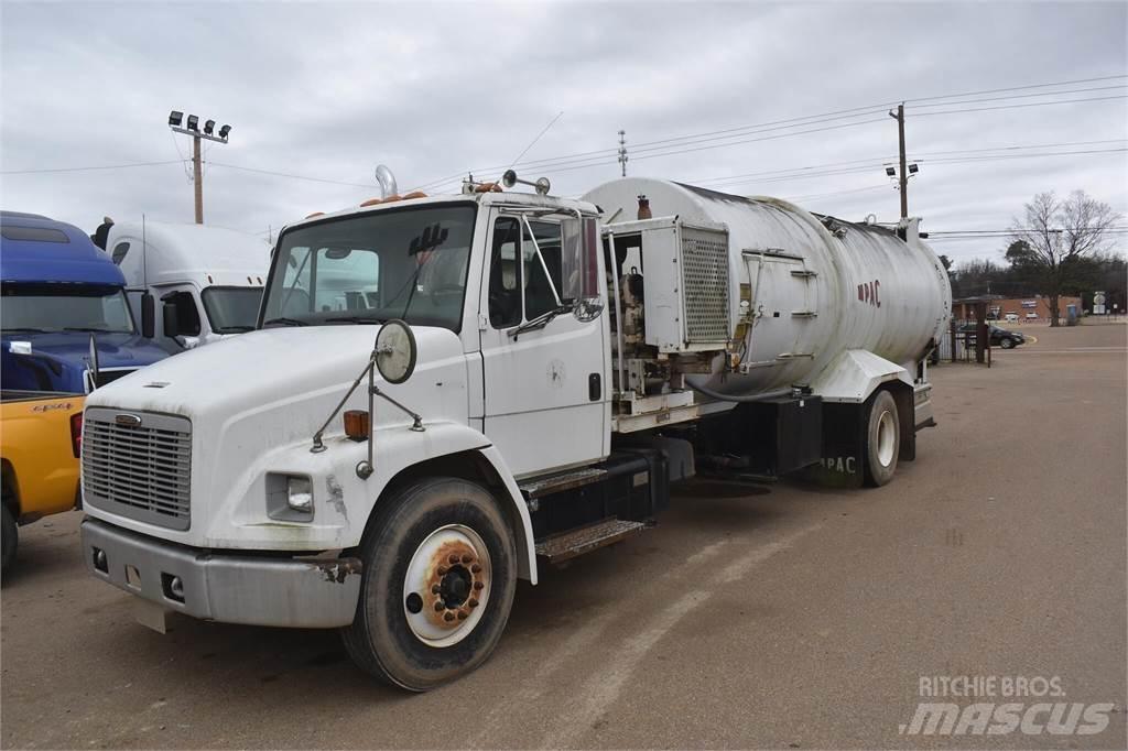 Freightliner FL70 Kamioni cisterne