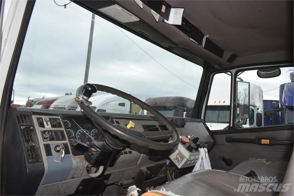 Freightliner FL70 Kamioni cisterne