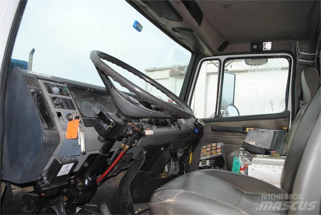 Freightliner FL80 Kamioni sa kranom