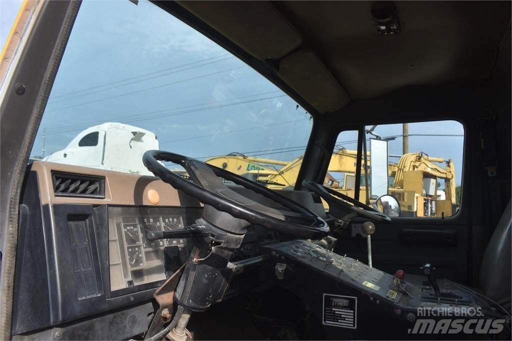 International 4700 Polovni kamioni za čišćenje