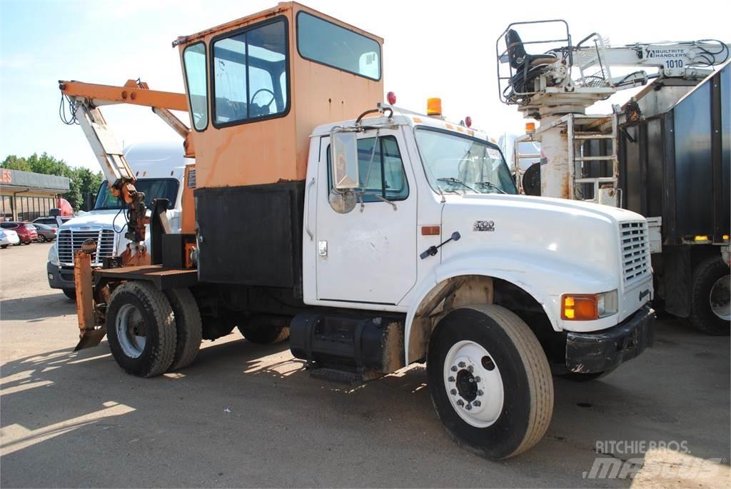 International 4700 Kamioni sa kranom