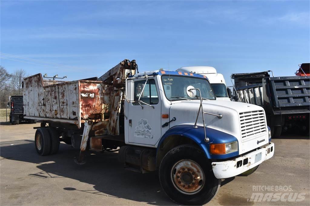International 4900 Kamioni sa kranom