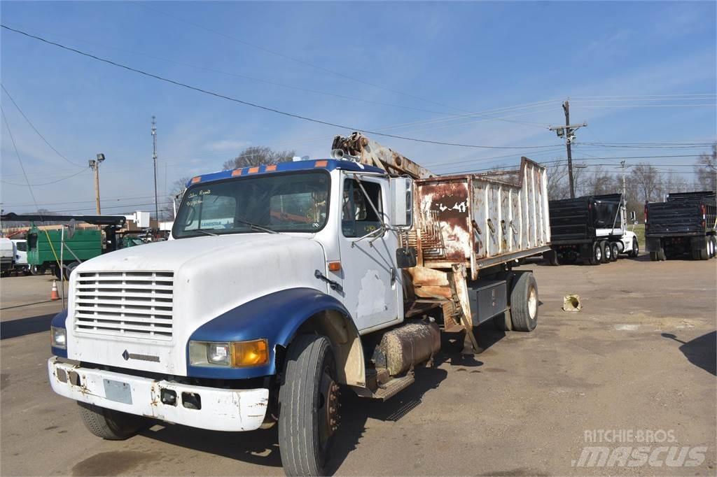 International 4900 Kamioni sa kranom