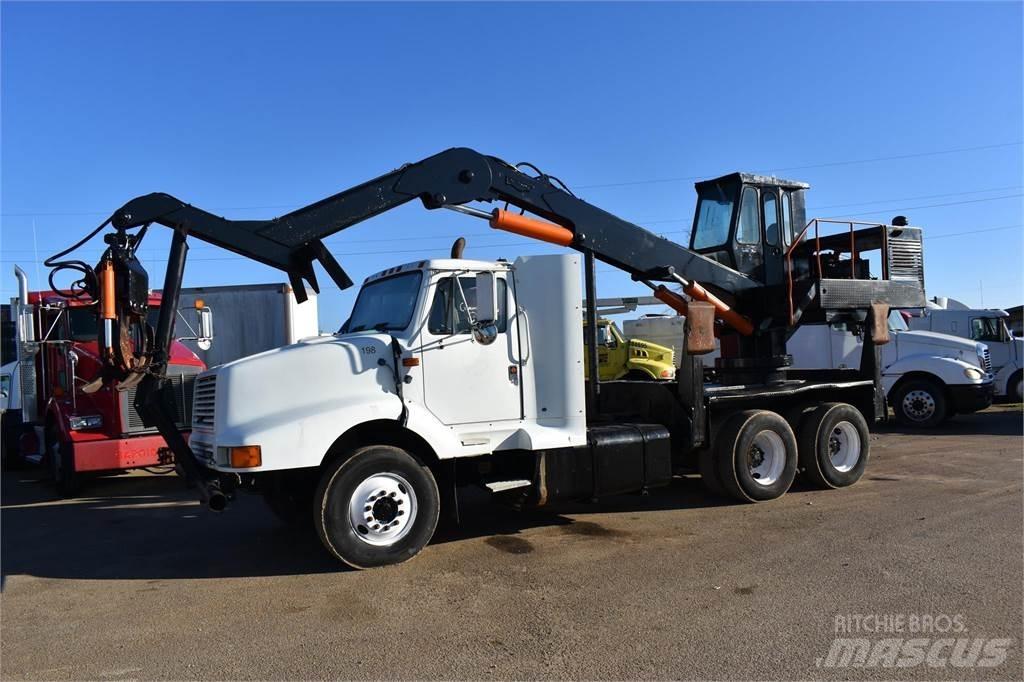 International 8200 Kamioni sa kranom