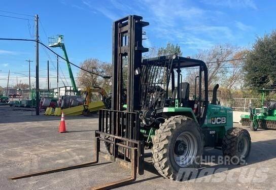 JCB 930 Vanterenski viljuškar