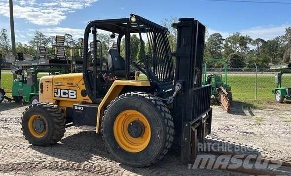 JCB 940 Vanterenski viljuškar