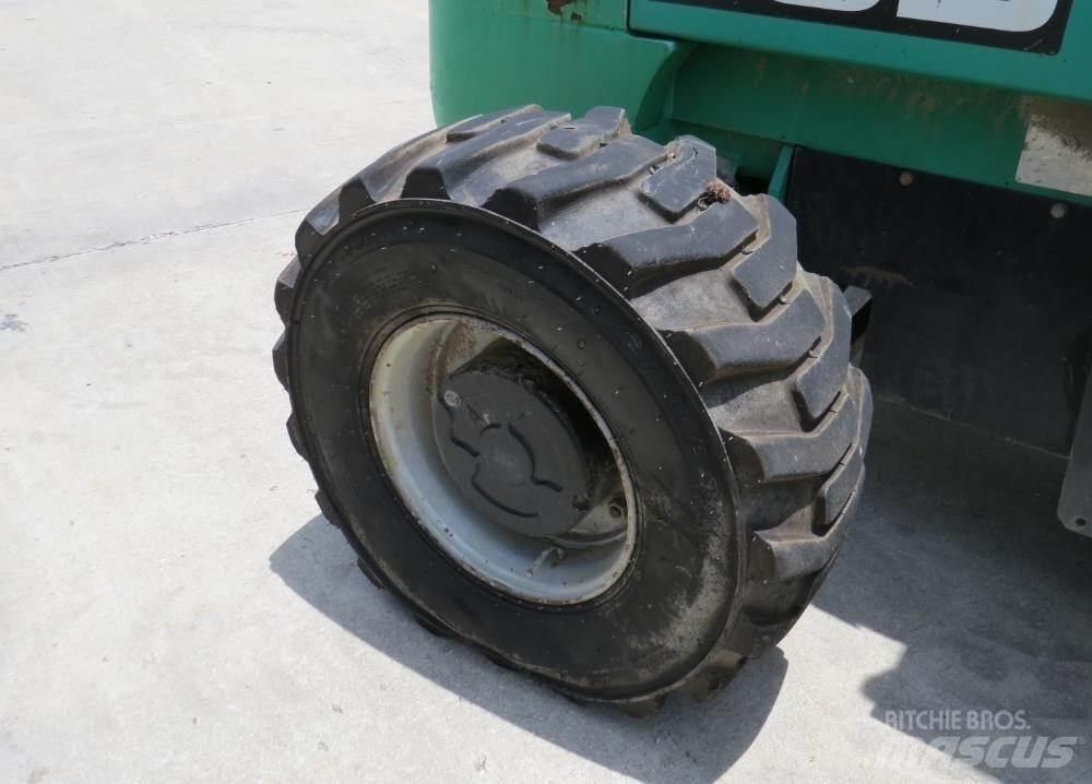 JCB 940 Vanterenski viljuškar