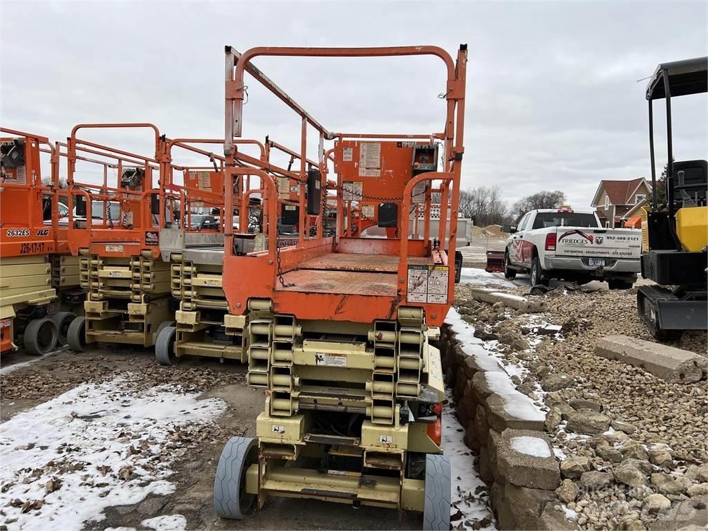 JLG 3246ES Makazaste platforme