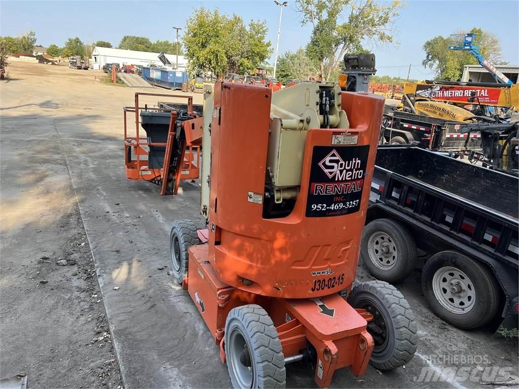 JLG E300AJP Zglobne podizne platforme
