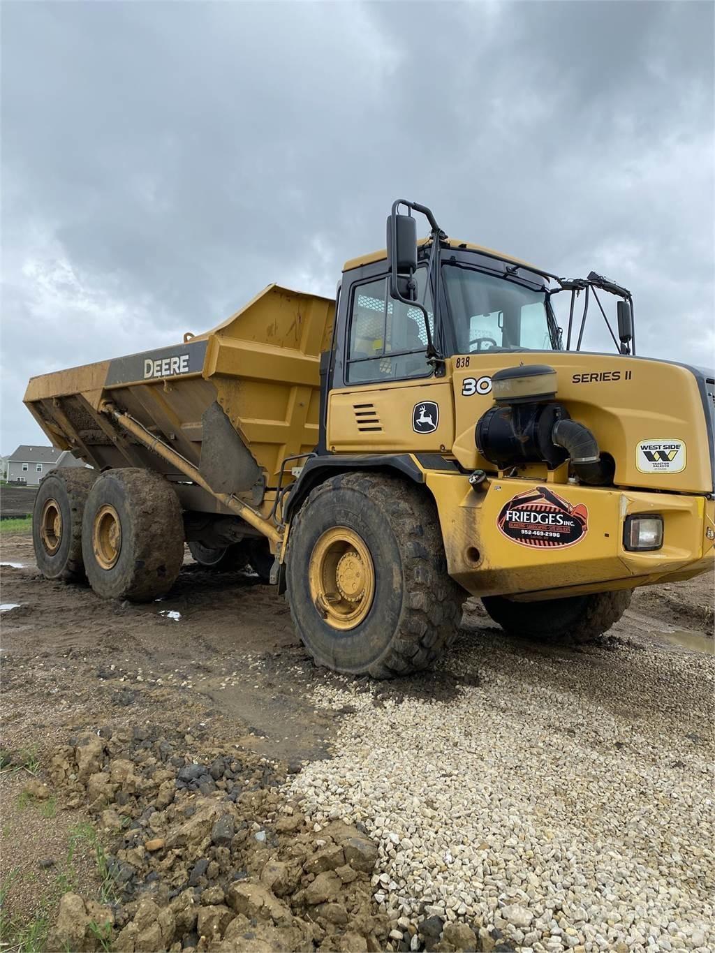 John Deere 300D Zglobni damperi