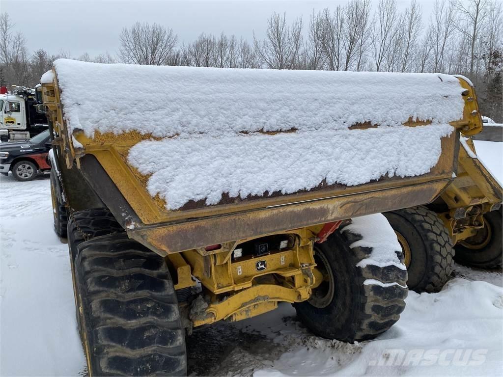 John Deere 460E Zglobni damperi