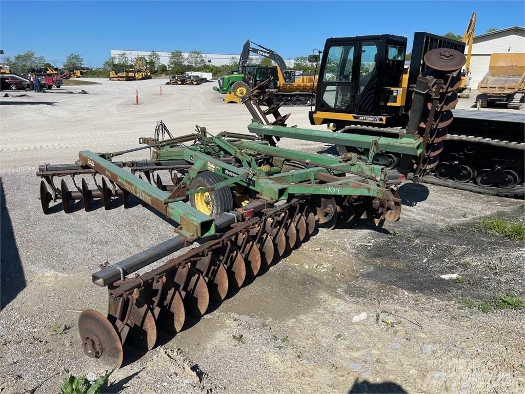 John Deere 640 Tanjirače