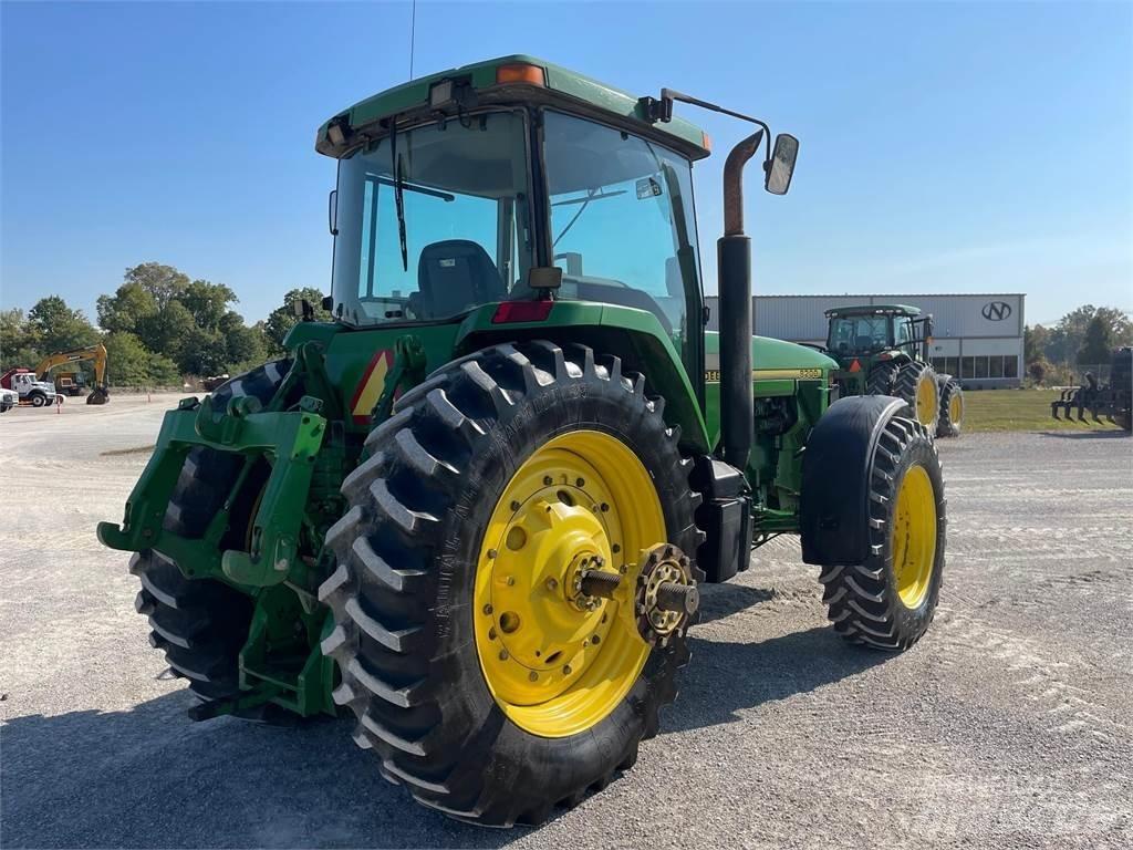 John Deere 8200 Traktori