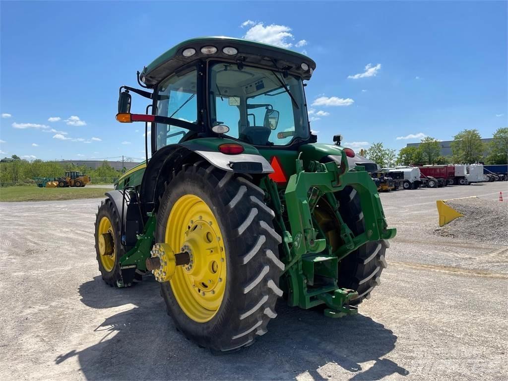 John Deere 8320R Traktori