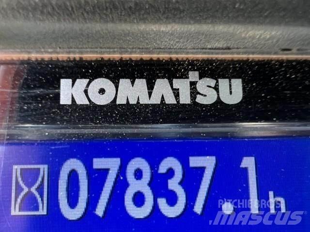 Komatsu D65PX-18 Buldožeri guseničari