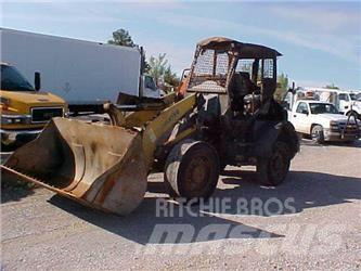 Komatsu WA100 Utovarivači na točkove
